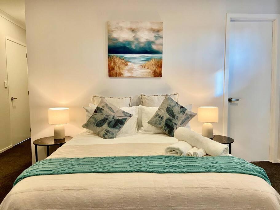 Apartment Morden Spacious New House *