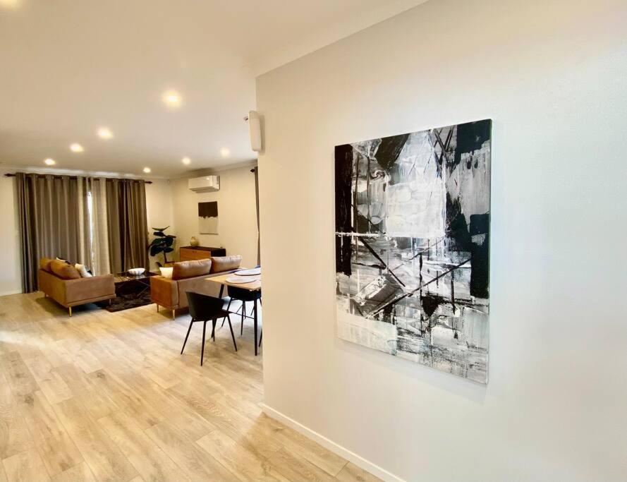 Morden Spacious New House Apartment Hamilton