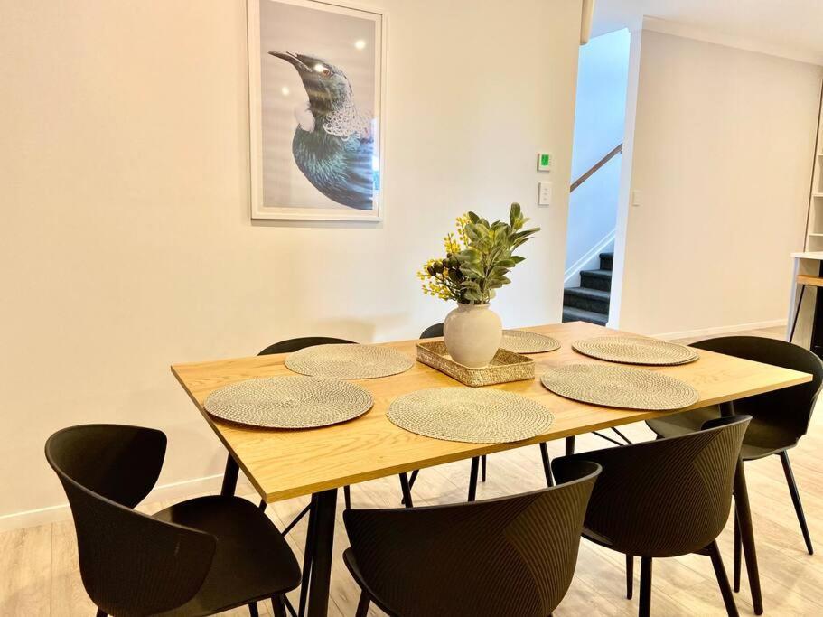 Morden Spacious New House Hamilton