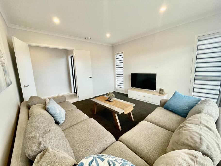 Apartment Morden Spacious New House