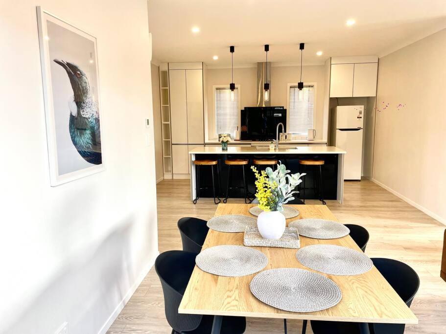 Apartment Morden Spacious New House Hamilton